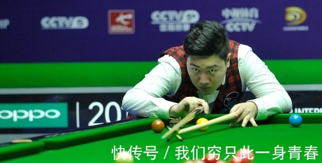 年轻棋手在 年轻棋手在